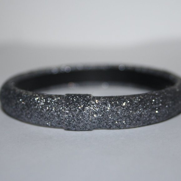 Beautiful silver glittery bangle bracelet 7"